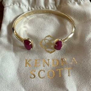 Kendra Scott Elton Gold Bracelet with Maroon Jade stones. NWOT.